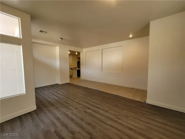 $2,100 | 8240 Aurora Peak Avenue, Las Vegas, NV 89131