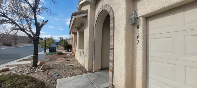 $2,100 | 8240 Aurora Peak Avenue, Las Vegas, NV 89131
