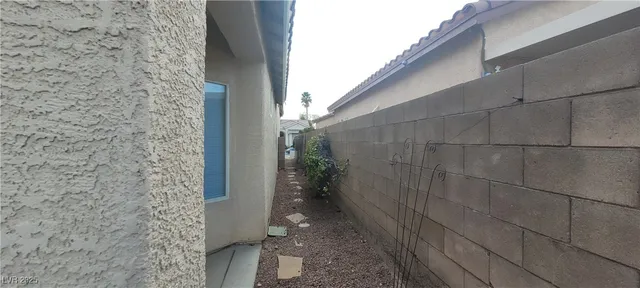 $2,100 | 8240 Aurora Peak Avenue, Las Vegas, NV 89131