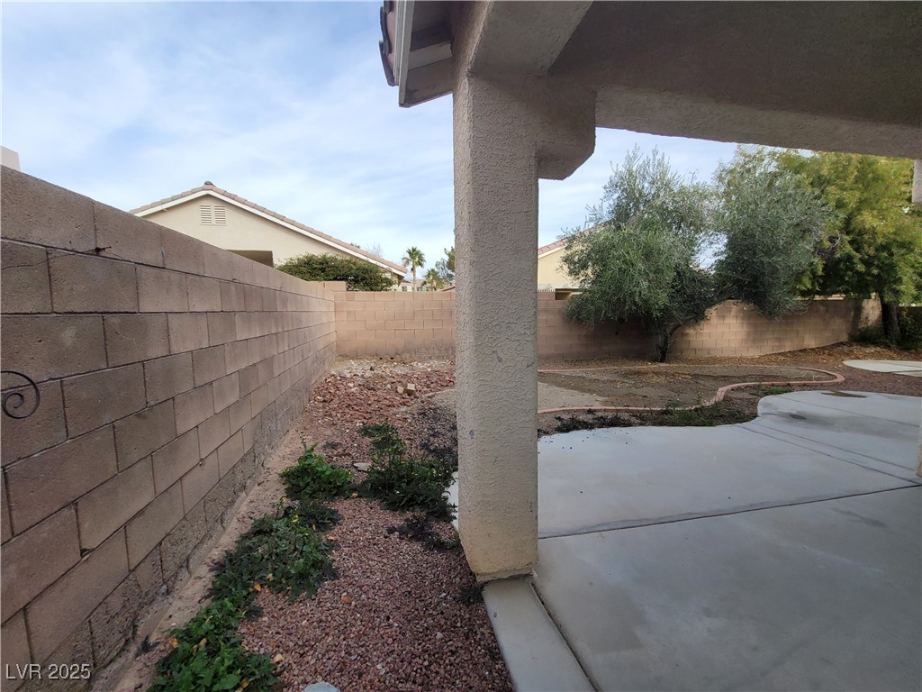 8240 Aurora Peak Avenue Las Vegas, NV 89131 - Photo 9 of 69