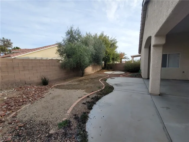 $2,100 | 8240 Aurora Peak Avenue, Las Vegas, NV 89131