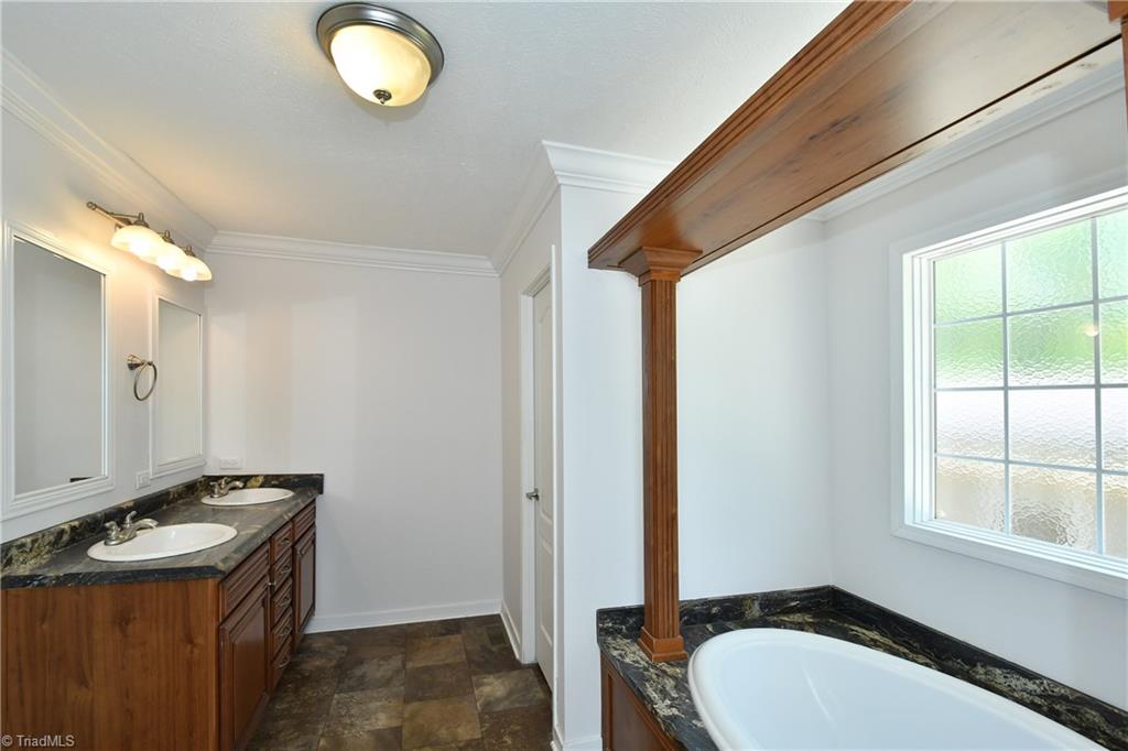 9795 Ellis Road Clemmons, NC 27012 - Photo 9 of 29