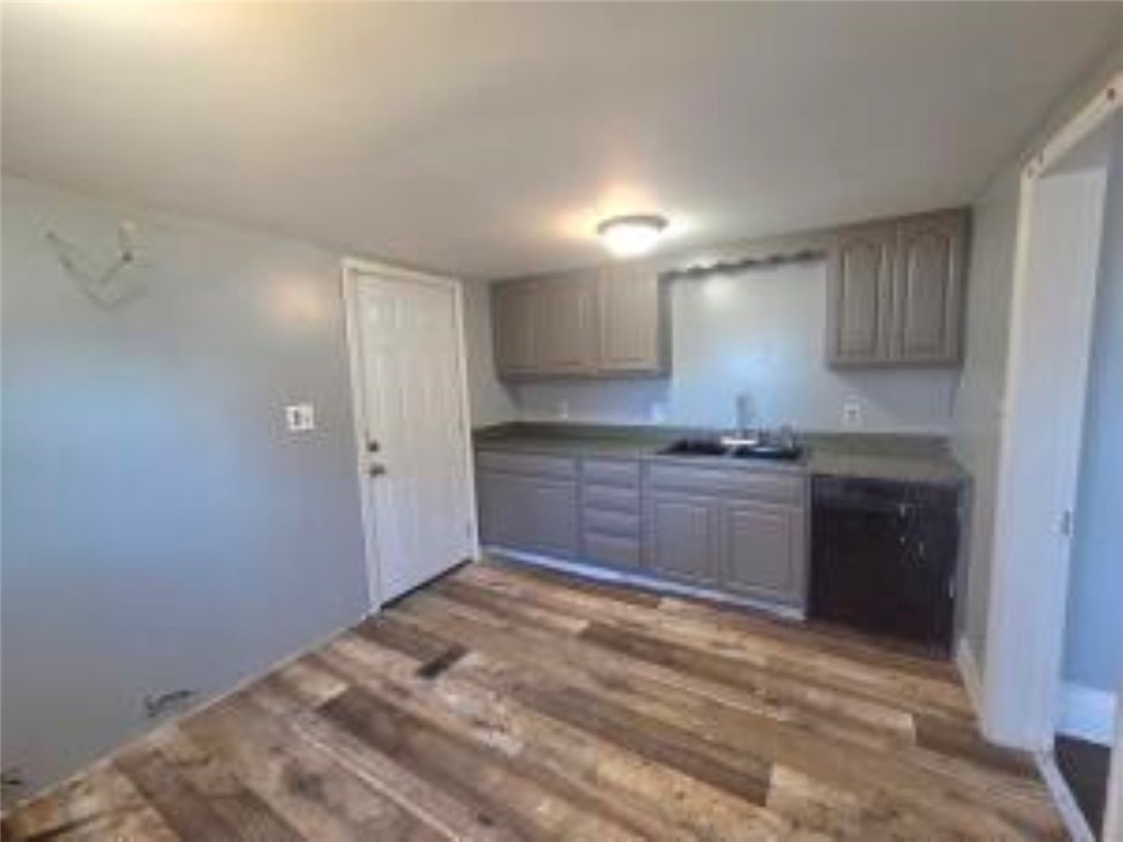 820 West North Street Springfield, OH 45504 - Photo 11 of 20 This cozy kitchen offers both comfort and functionality.