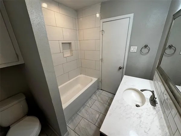 $1,995 | 2607 Clearview Circle, Dallas, TX 75233