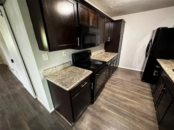 $1,995 | 2607 Clearview Circle, Dallas, TX 75233