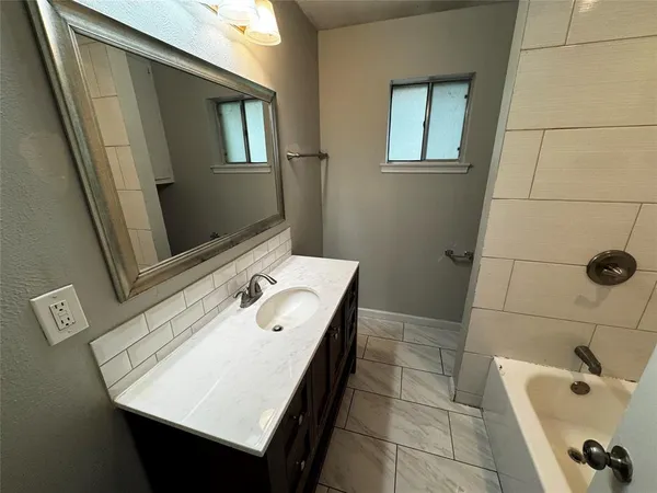 $1,995 | 2607 Clearview Circle, Dallas, TX 75233