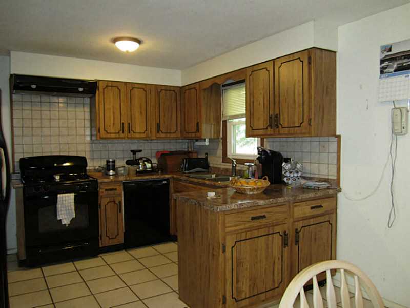 80 Rodney Road Warwick, RI 02889 - Photo 5 of 13 Kitchen.