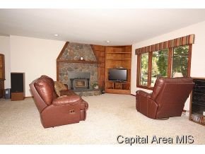 7 Swannanoa Rochester, IL 62563 - Photo 3 of 18