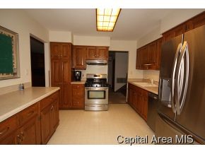 7 Swannanoa Rochester, IL 62563 - Photo 5 of 18