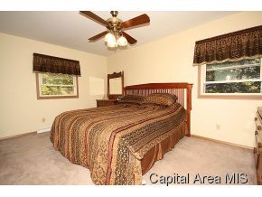 7 Swannanoa Rochester, IL 62563 - Photo 10 of 18
