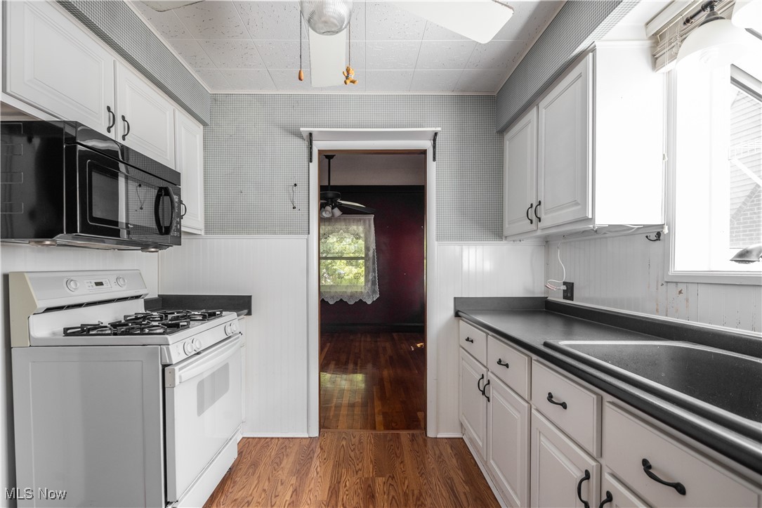 1048 Oxford Road Cleveland, OH 44121 - Photo 11 of 35 Gallery Image 11