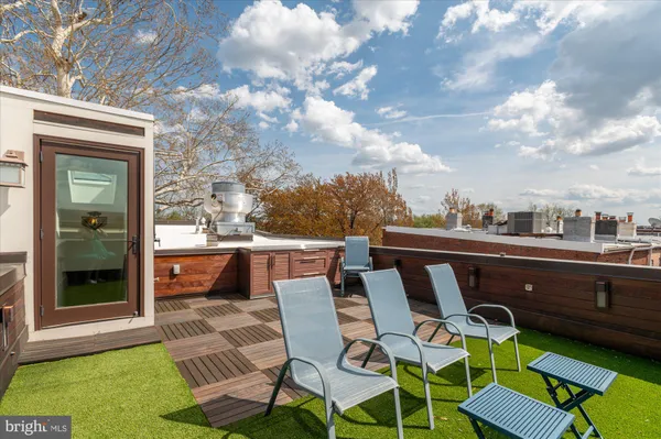 $2,950,000 | 761 10th Street Southeast, Washington, DC 20003