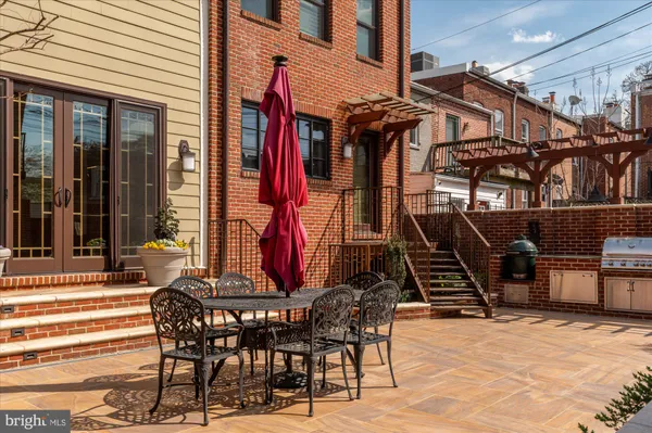 $2,950,000 | 761 10th Street Southeast, Washington, DC 20003