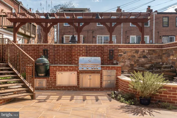 $2,950,000 | 761 10th Street Southeast, Washington, DC 20003