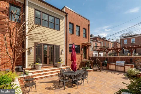 $2,950,000 | 761 10th Street Southeast, Washington, DC 20003