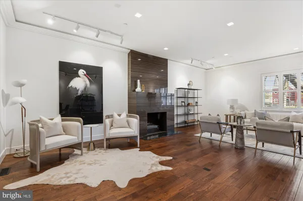 $2,950,000 | 761 10th Street Southeast, Washington, DC 20003