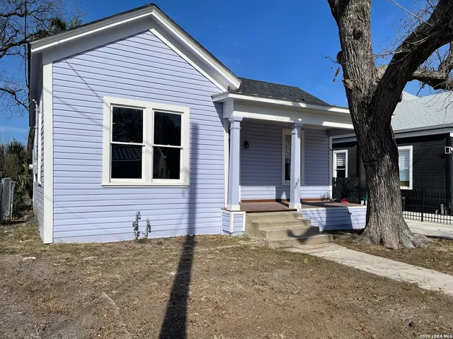 $1,695 | 821 Burleson, San Antonio, TX 78202