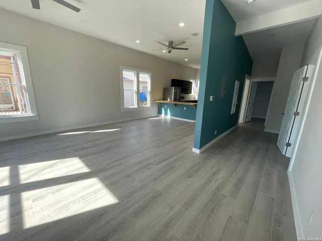 $1,695 | 821 Burleson, San Antonio, TX 78202