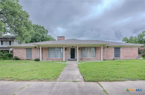 $315,000 | 111 Dover Dell Street, Victoria, TX 77904