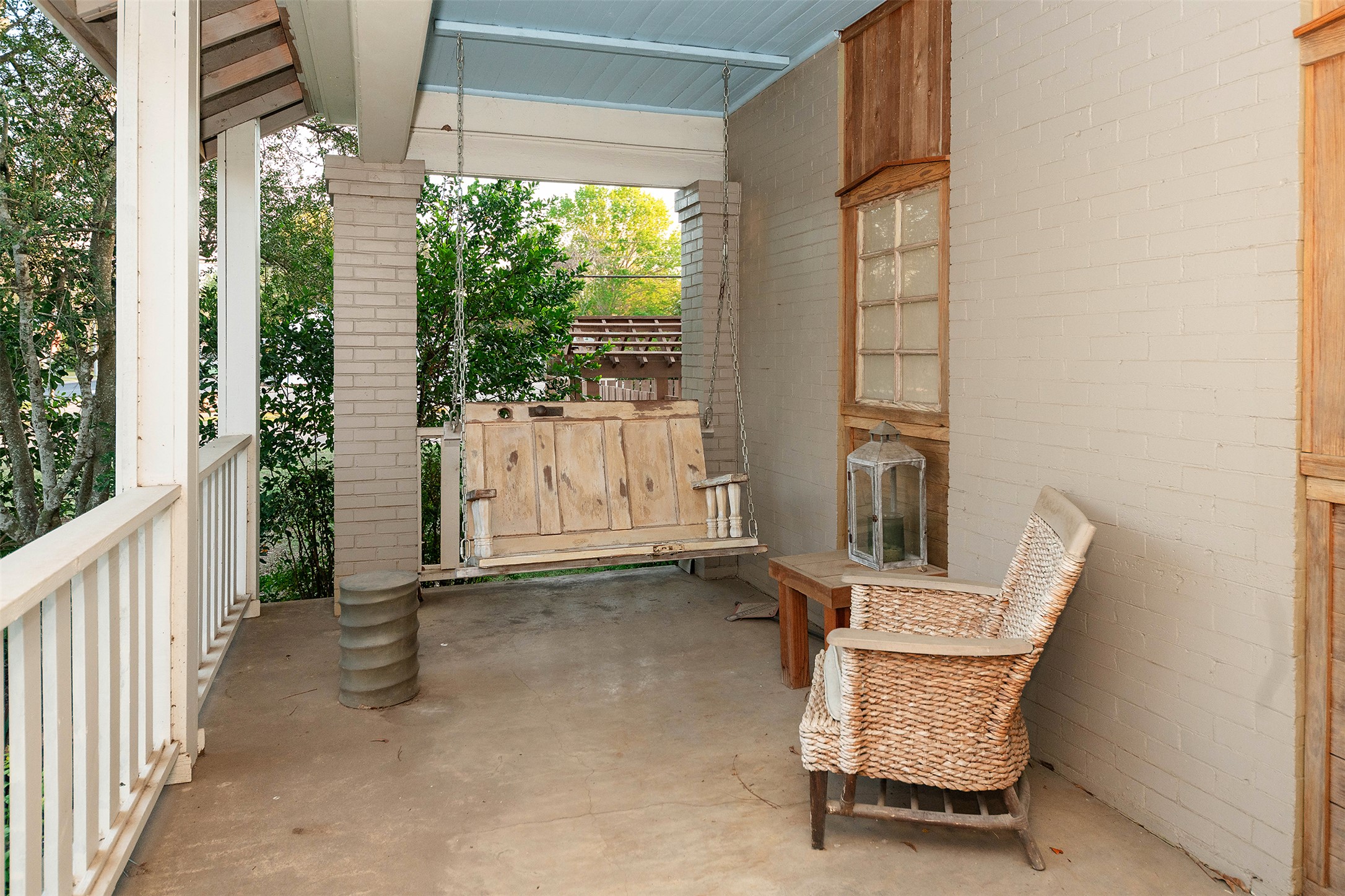 1202 Pecan Street Bastrop, TX 78602 - Photo 24 of 38 a room with furniture and a window