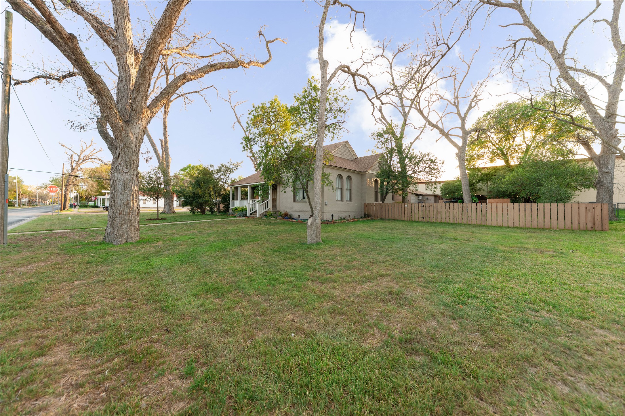1202 Pecan Street Bastrop, TX 78602 - Photo 33 of 38