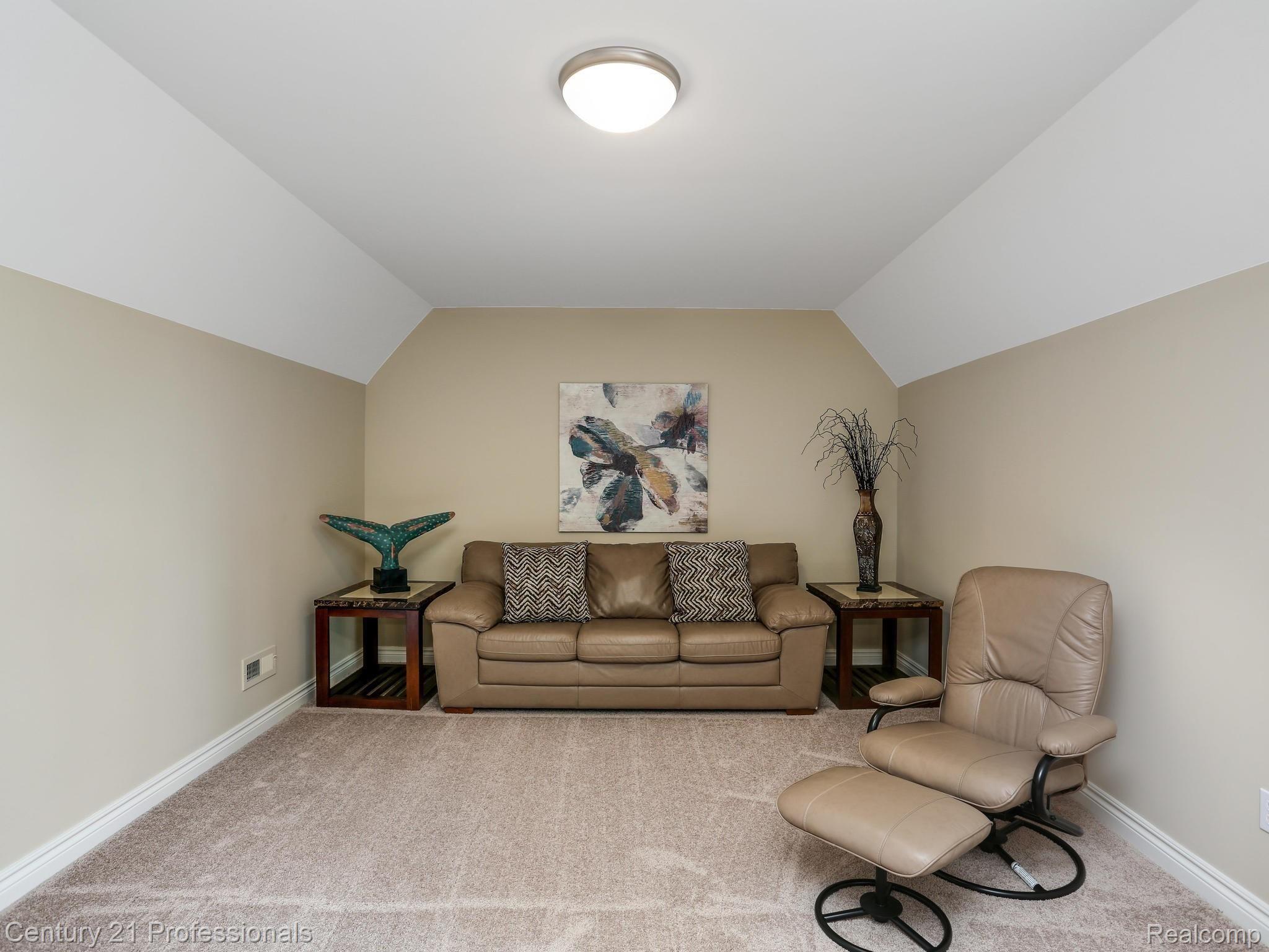 2744 North Addison Circle Rochester, MI 48306 - Photo 50 of 62 2744 S Addison Cir Rochester-034-033-2744 Addison circle south-MLS_Size.jpg