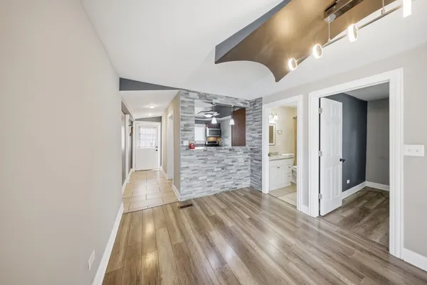 $2,300 | 810 Superior Street, Aurora, IL 60505
