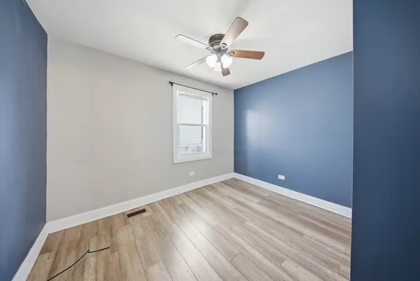 $2,300 | 810 Superior Street, Aurora, IL 60505