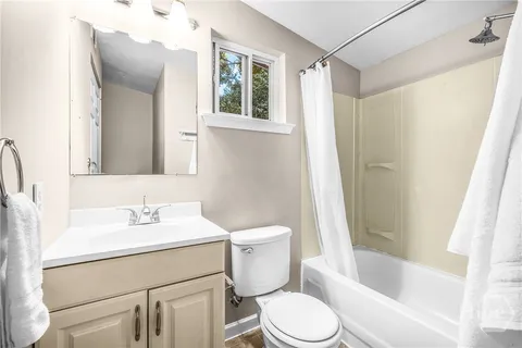 $325,000 | 19 Columbus Drive, Savannah, GA 31405