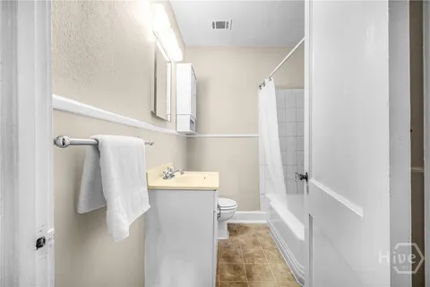 $325,000 | 19 Columbus Drive, Savannah, GA 31405