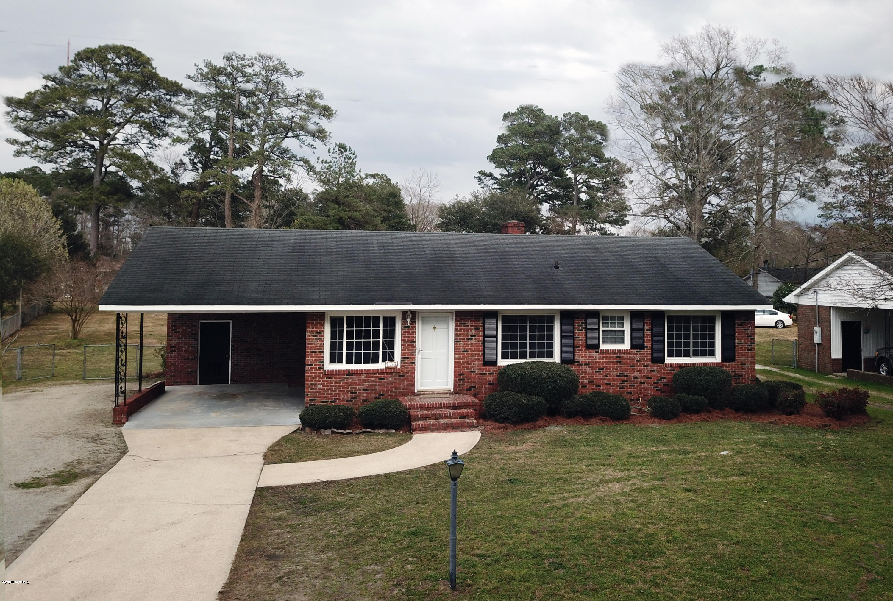 1783 Maple Leaf Road Kinston, NC 28504 - Photo 1 of 31 Front