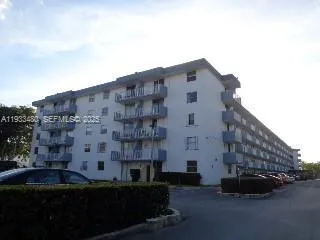 $1,750 | 1801 South Treasure Drive, Unit 320, North Bay Village, FL 33141