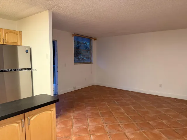 $1,750 | 1801 South Treasure Drive, Unit 320, North Bay Village, FL 33141