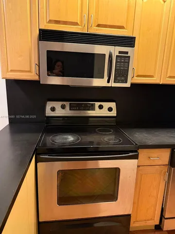 $1,750 | 1801 South Treasure Drive, Unit 320, North Bay Village, FL 33141