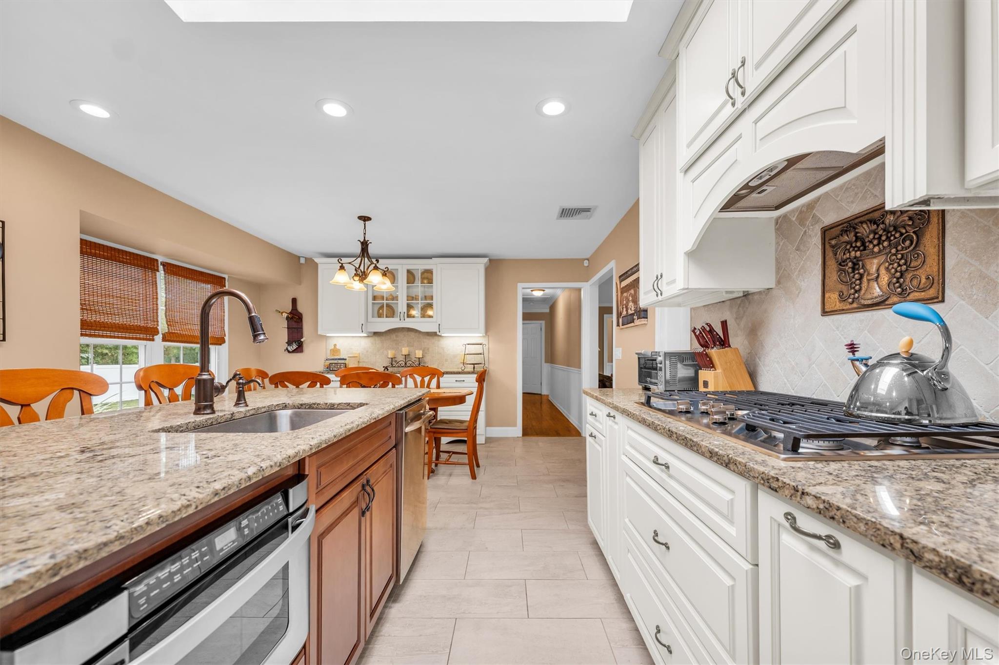 383 Munsell Road East Patchogue, NY 11772 - Photo 24 of 45