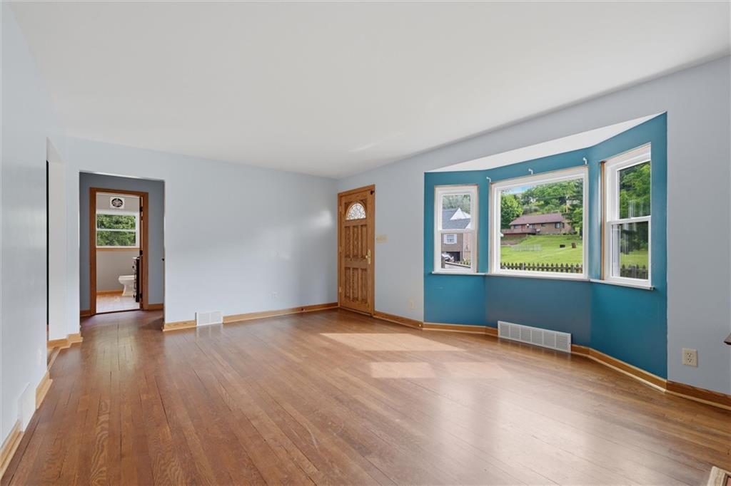 2659 River Road Vandergrift, PA 15690 - Photo 7 of 49