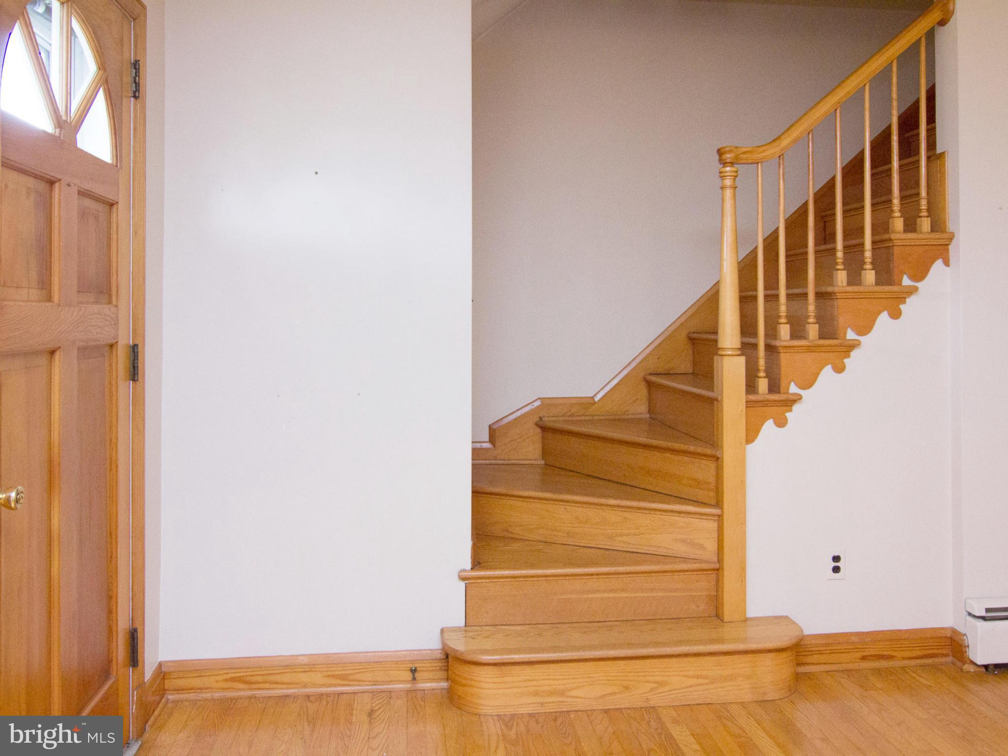 1439 Fairmount Road Hampstead, MD 21074 - Photo 22 of 30 Wood stairs