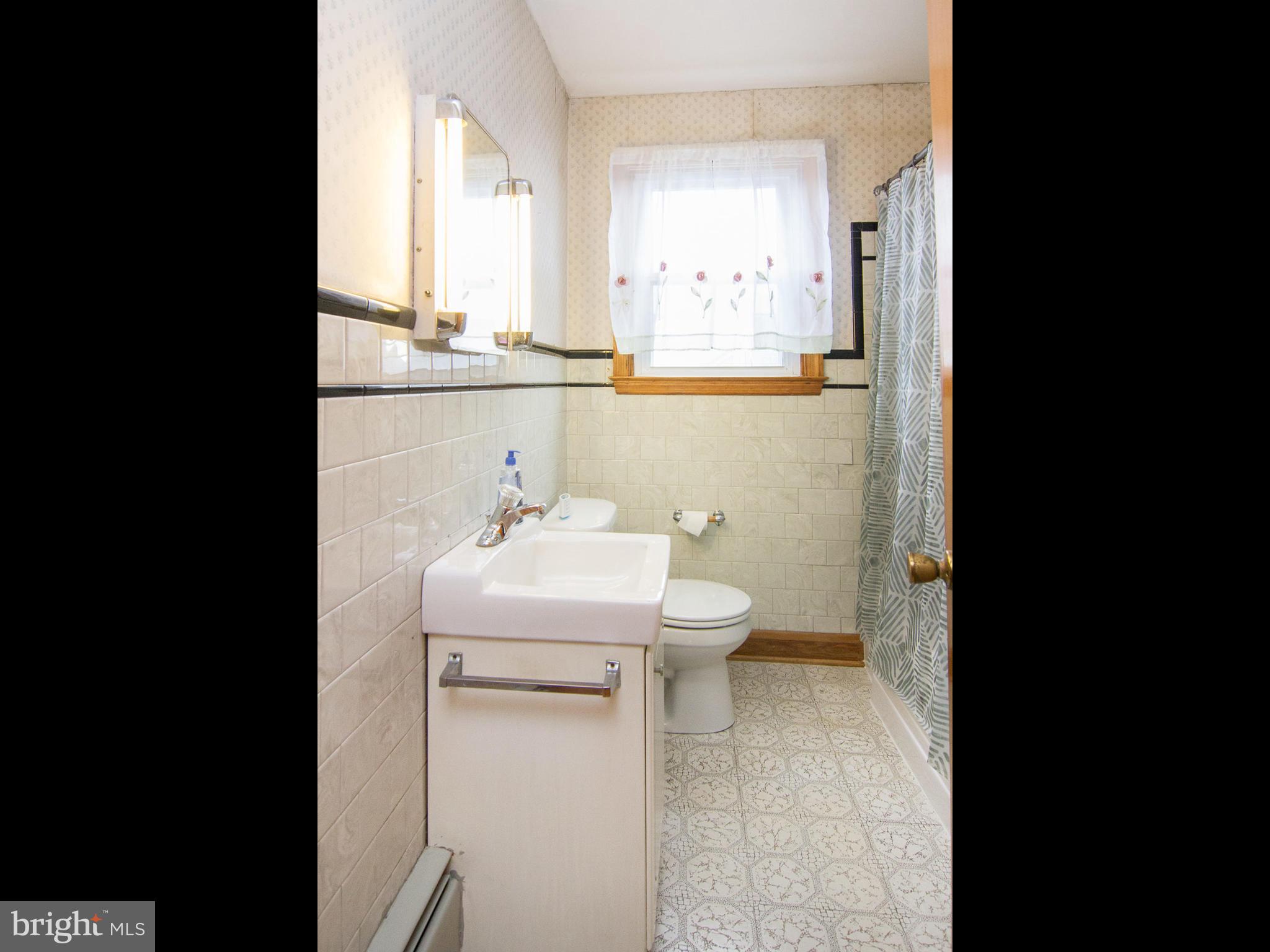 1439 Fairmount Road Hampstead, MD 21074 - Photo 26 of 30 Main level full bath