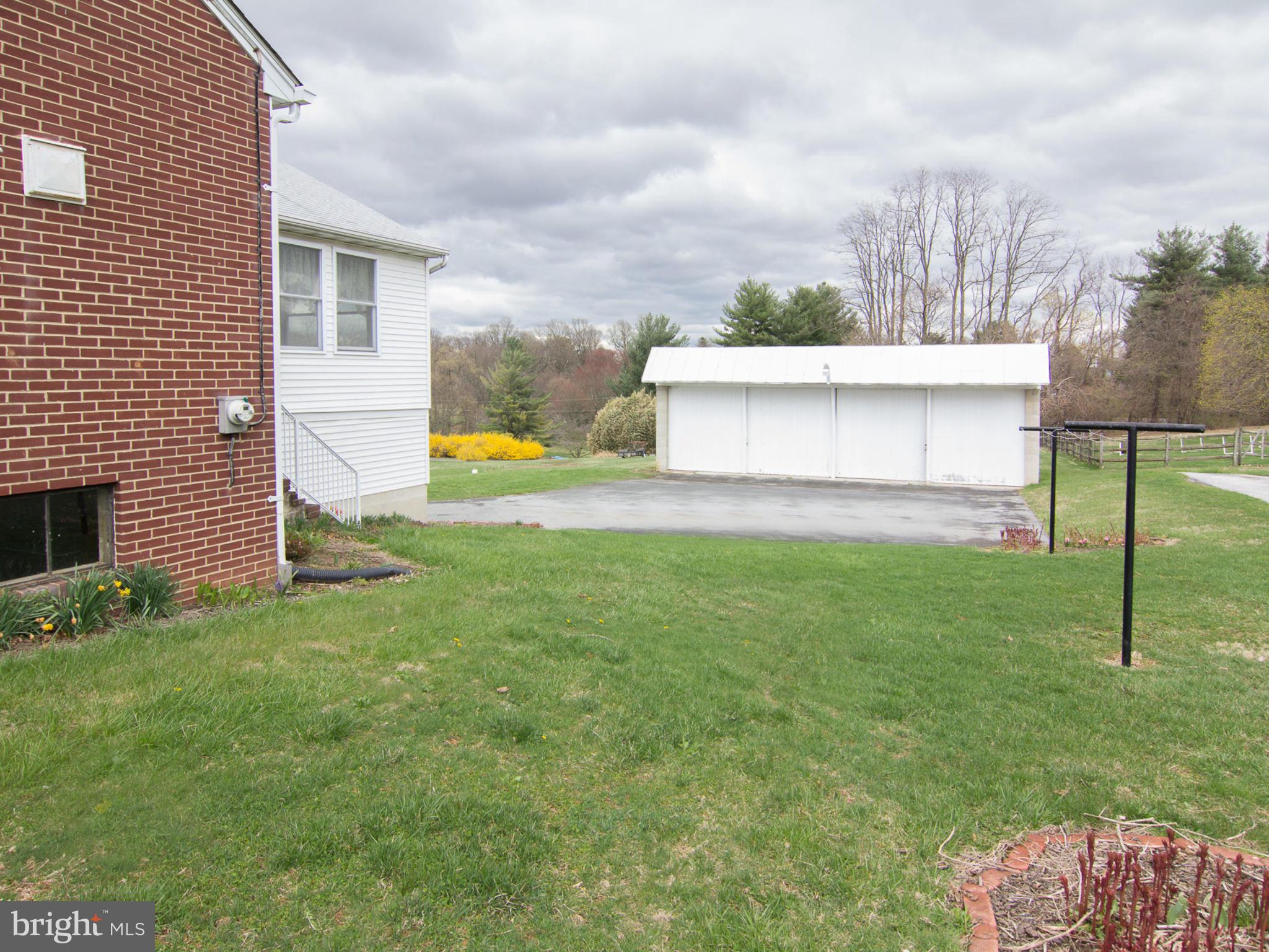 1439 Fairmount Road Hampstead, MD 21074 - Photo 5 of 30 Plenty of parking!