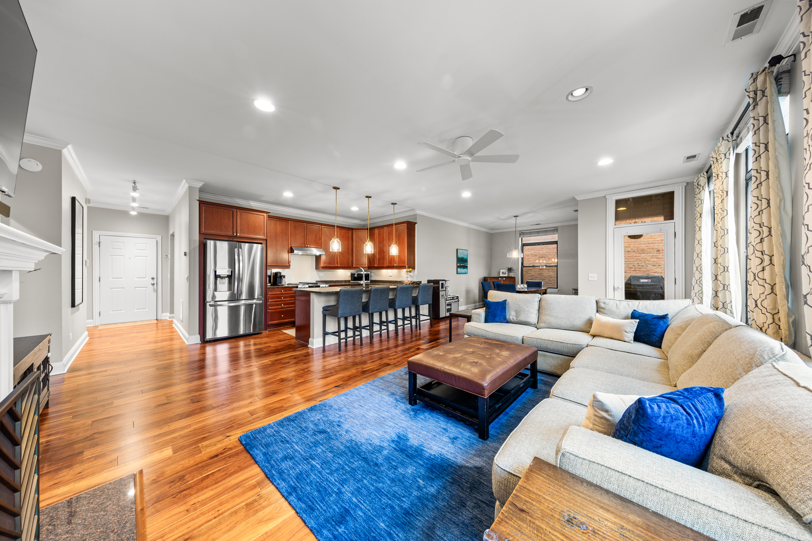 1908 West Irving Park Road, Unit 201 Chicago, IL 60613 - Photo 6 of 24