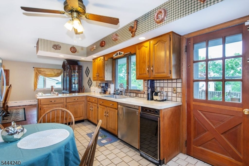 15 Absecon Road Parsippany, NJ 07054 - Photo 8 of 21