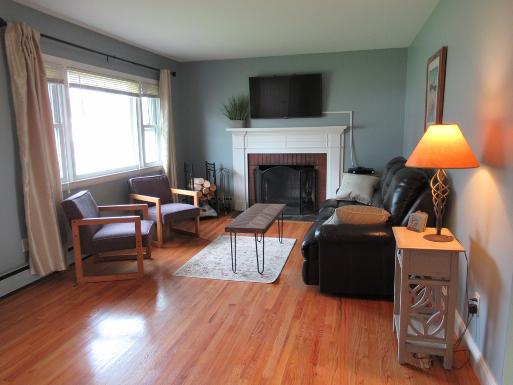 211 Marmon Street Springfield, MA 01129 - Photo 2 of 26 Gallery Image 2