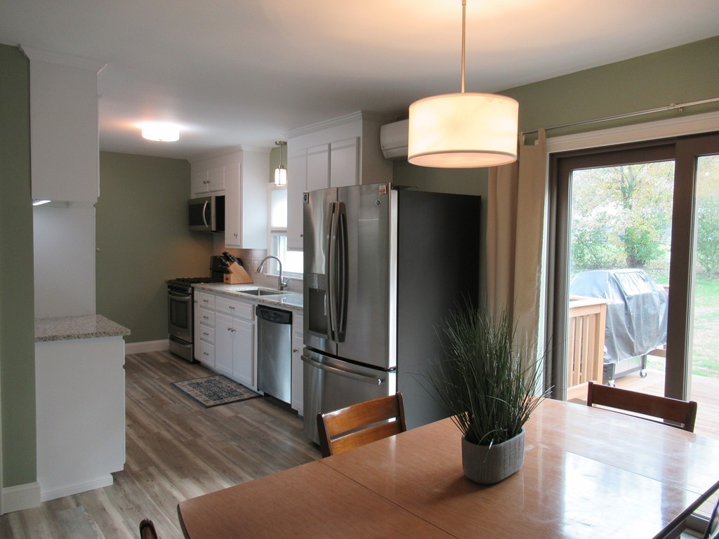 211 Marmon Street Springfield, MA 01129 - Photo 3 of 26 Gallery Image 3