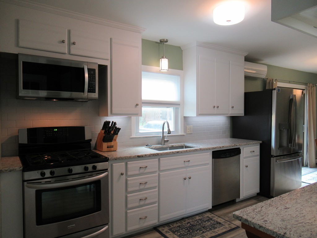 211 Marmon Street Springfield, MA 01129 - Photo 5 of 26 Gallery Image 5