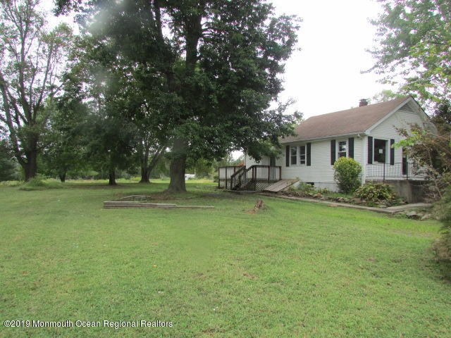141 Walnford Road Allentown, NJ 08501 - Photo 3 of 14 IMG_6231