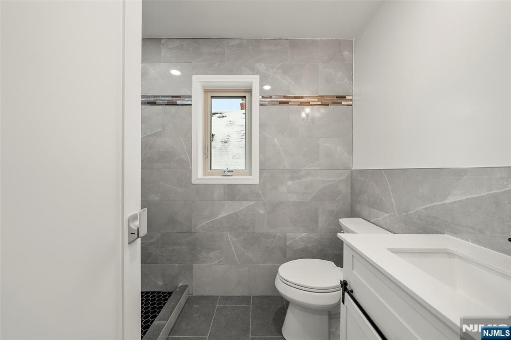 25 East Winant Avenue Ridgefield Park, NJ 07660 - Photo 26 of 46