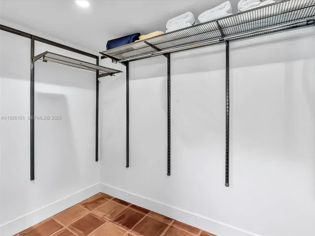 $3,500 | 1881 Washington Avenue, Unit 16E, Miami Beach, FL 33139