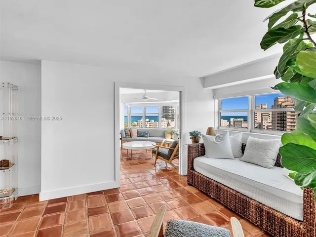 $3,500 | 1881 Washington Avenue, Unit 16E, Miami Beach, FL 33139
