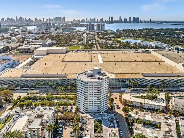 $3,500 | 1881 Washington Avenue, Unit 16E, Miami Beach, FL 33139