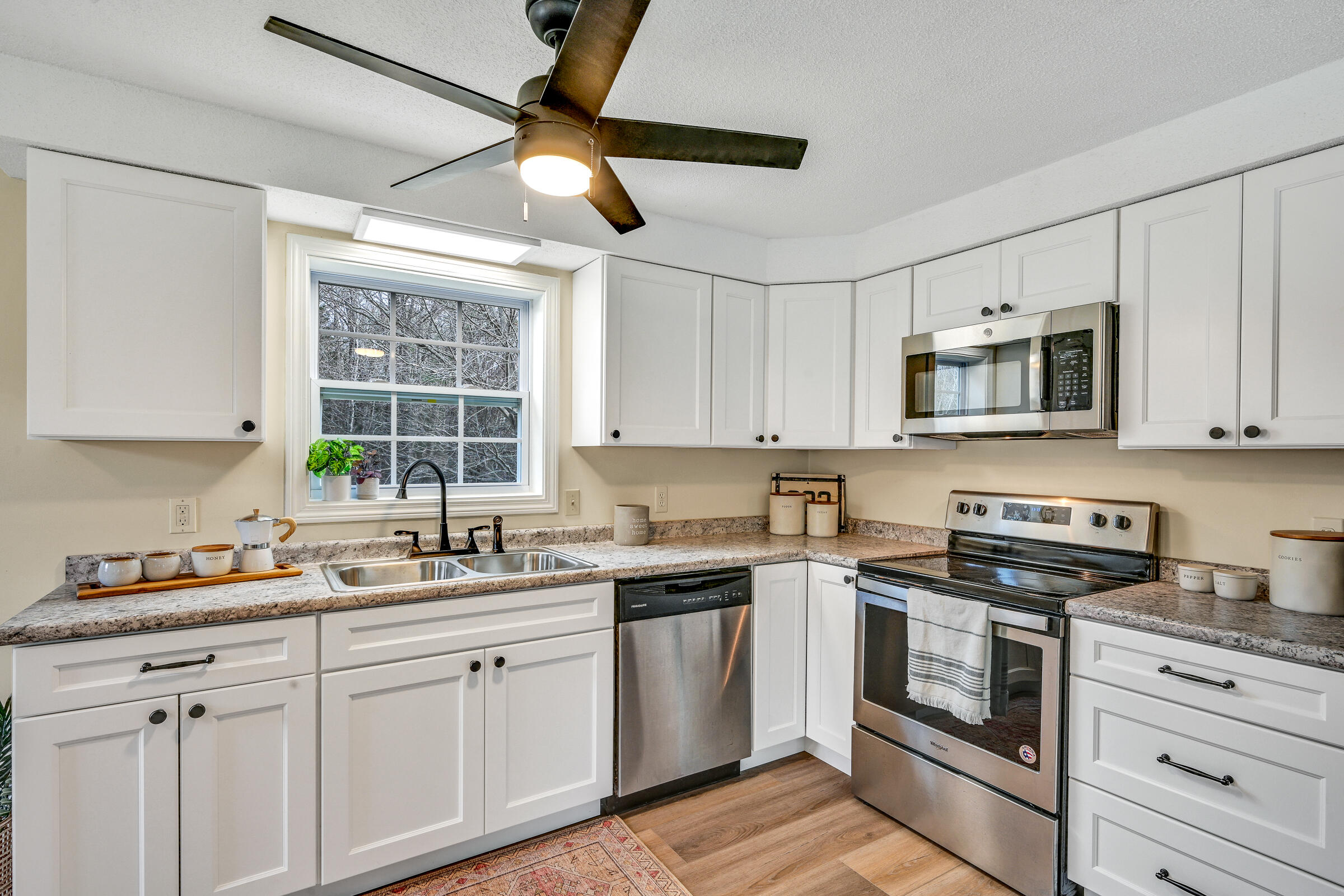 45 Town Farm Road Sidney, ME 04330 - Photo 6 of 41 Kitchen